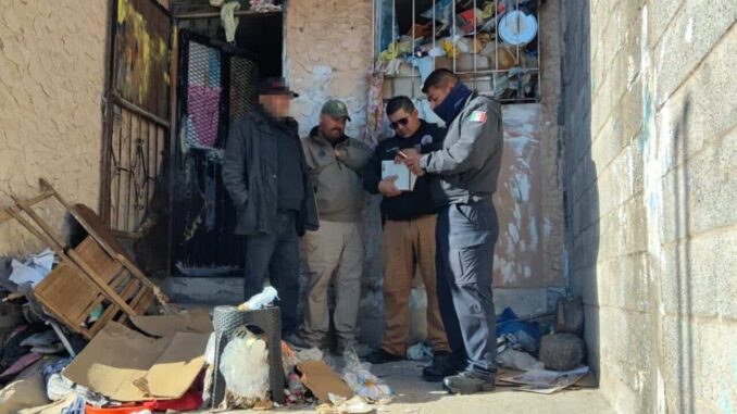 Rescatan a mujer por acumulación de basura, durante recorridos preventivos