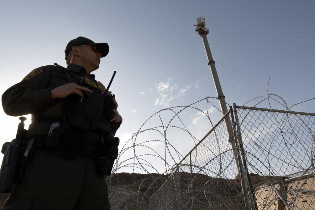 Muertes de migrantes en frontera de Arizona y México caen a niveles «históricos», dice ONG