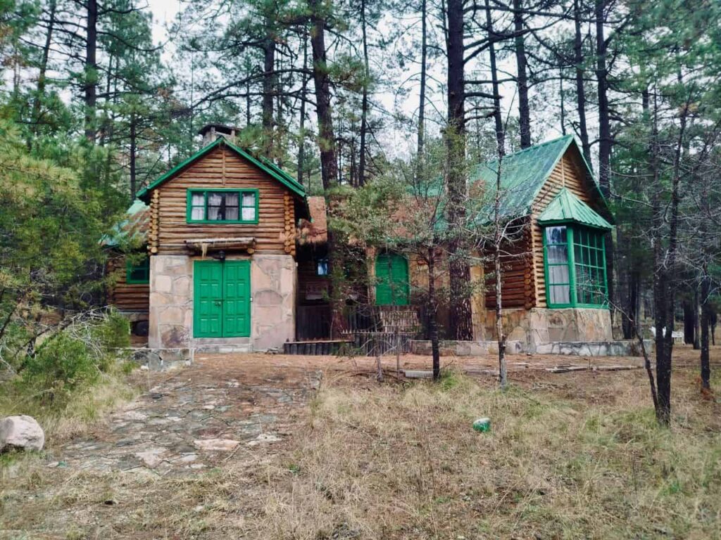 Asegura Fiscalía Anticorrupción inmueble a  Corral en zona exclusiva de la Sierra Tarahumara