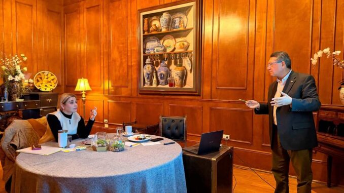Maru Campos sostiene reunión con rector de la Universidad Tecnológica de Ciudad Juárez