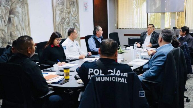 Analizan seguridad en zonas comerciales junto a empresarios