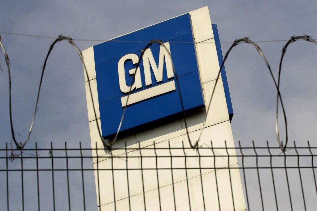 GM anuncia inversión de mil millones de dólares y ratifica su permanencia en México