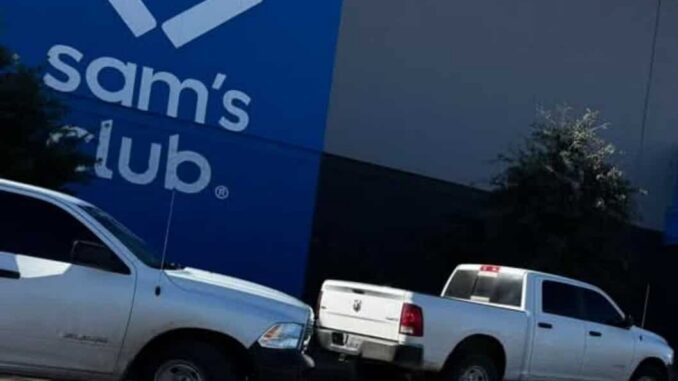 Aseguran camioneta con droga y municiones en estacionamiento de Sam’s Club Cuauhtémoc