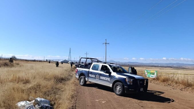 Arrojan dos ejecutados en campo menonita