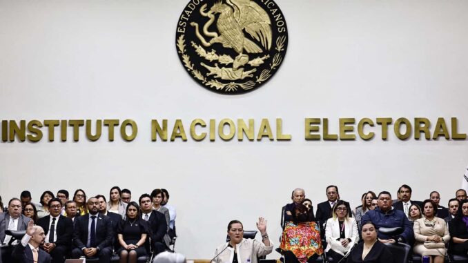 Entrega INE propuesta de reforma electoral