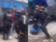 Policías de García, NL, golpean a joven ciclista