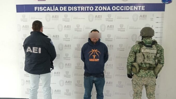 Detienen en filtros de revisión a dos hombres por violencia familiar
