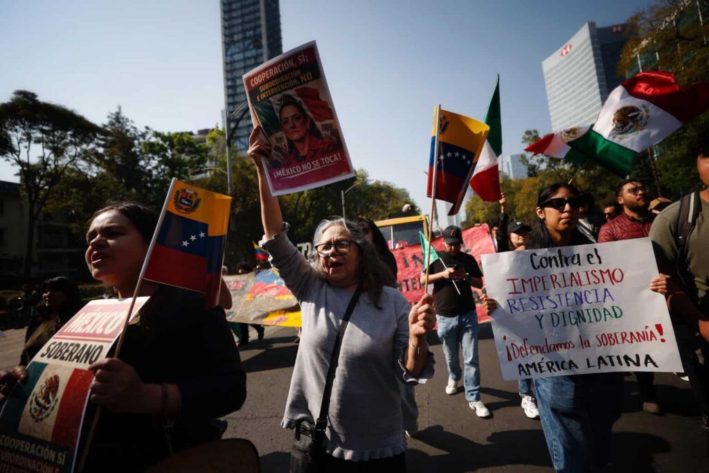 Marchan en la CDMX para rechazar el “imperialismo” de EE.UU. en Venezuela y amenazas de Trump a México