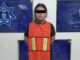 Investigan a mujer por robo con violencia en tiendas de conveniencia