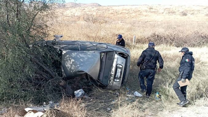 Volcadura en la carretera Juárez–Chihuahua deja a conductor herido