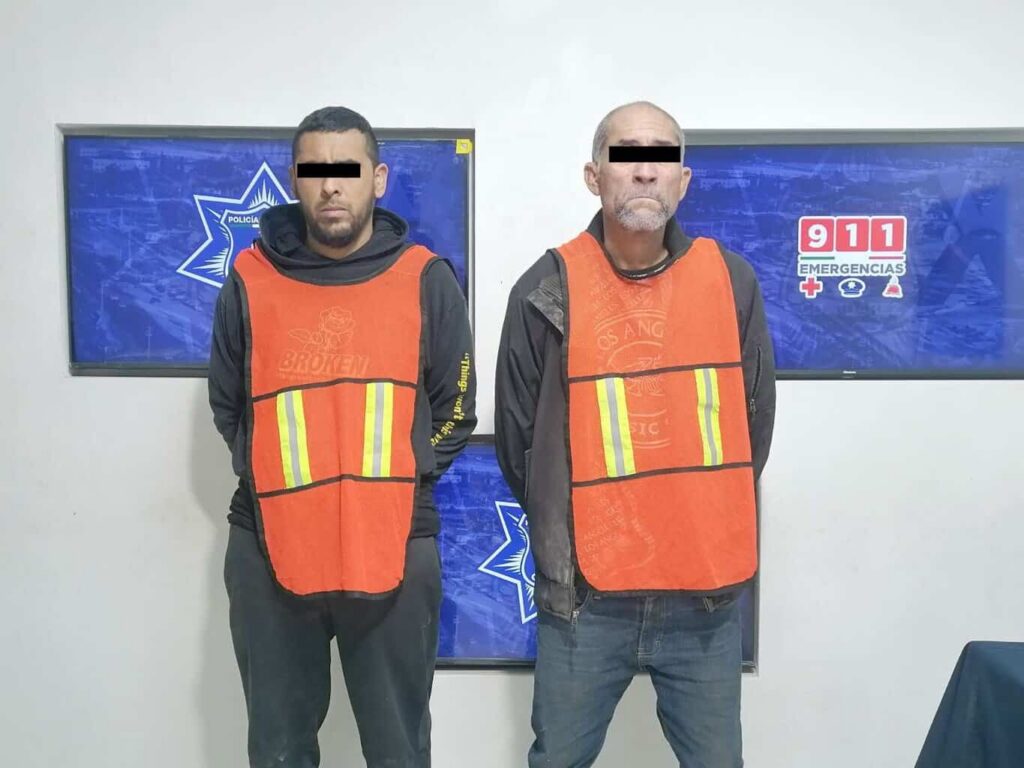 Los detienen por robar en tienda de conveniencia