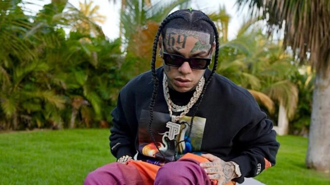 El rapero 6ix9ine celebra compartir prisión con Maduro y Luigi Mangione
