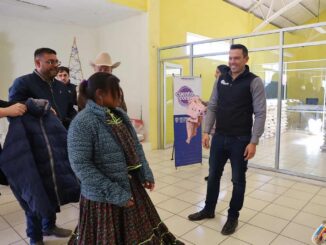 Distribuye Estado apoyos alimentarios y chamarras para 200 familias en San Francisco de Borja