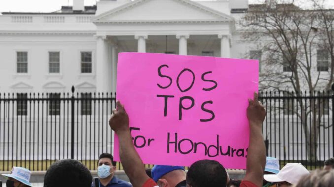 Jueza de EE.UU. declara ilegal la anulación del TPS a migrantes de Nicaragua, Honduras y Nepal
