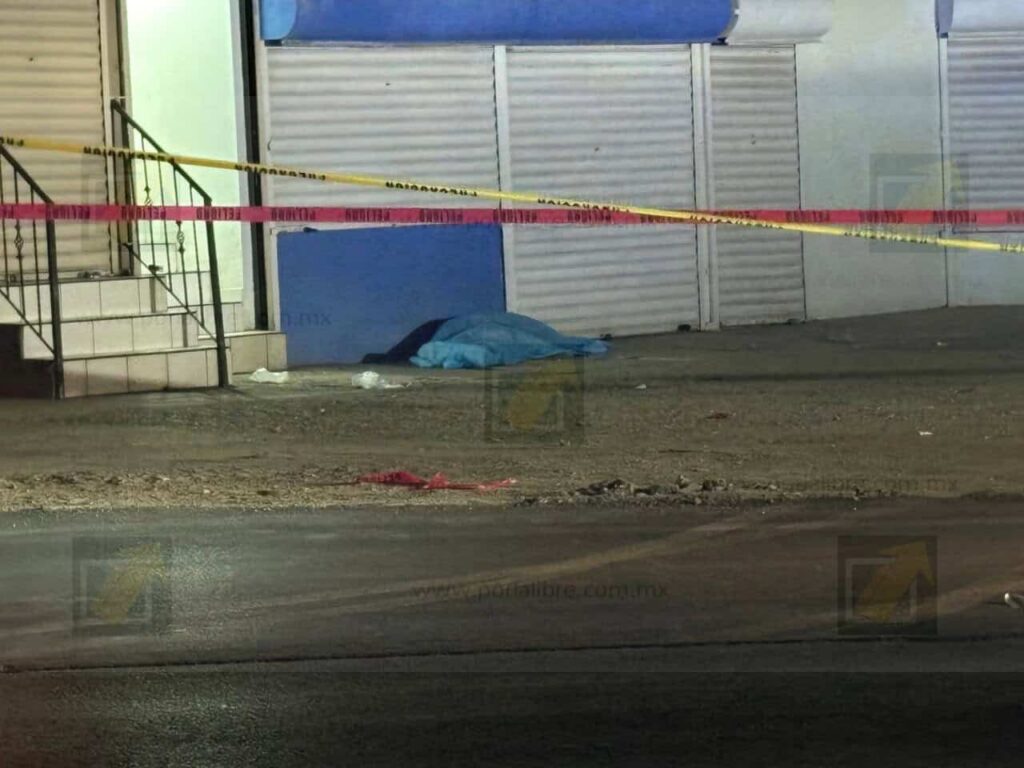 Ejecutan a mujer afuera de negocio de uñas; tenía 23 años