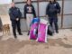 Entregan policías municipales ropa y cobijas a albergue