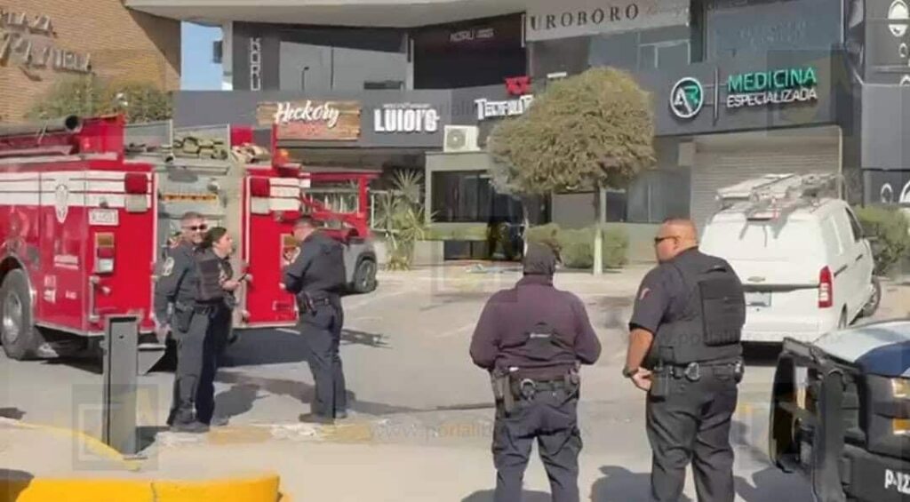 Incendio en bar “Teofilitos” moviliza a cuerpos de emergencia; evacúan toda la plaza