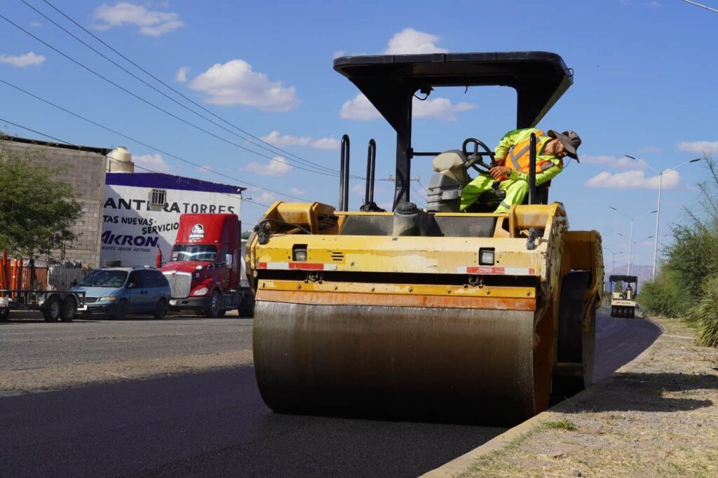 Renuevan calles en Chihuahua con más de 300 mil metros cuadrados de nuevo asfalto en 2025