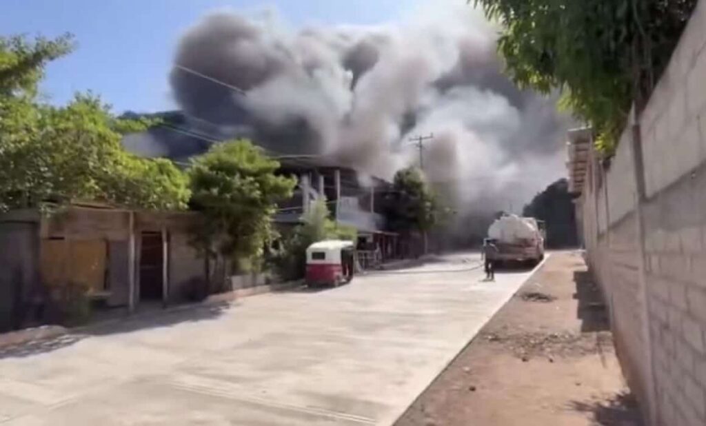 Explosión por pirotecnia deja dos muertos en Jalapa del Marqués, Oaxaca
