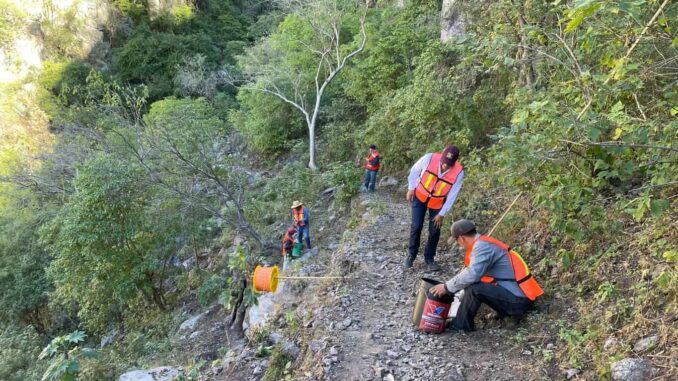 Avanza Estado en la construcción de caminos en Urique y Chínipas