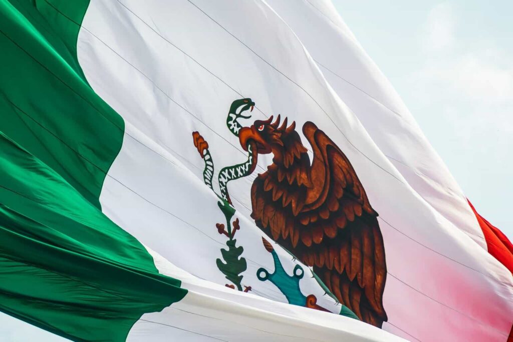SRE lamenta muerte de tripulantes tras accidente aéreo en Texas