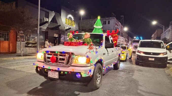 Ilumina el Centro Histórico la Caravana Navideña de Los Aguardianes