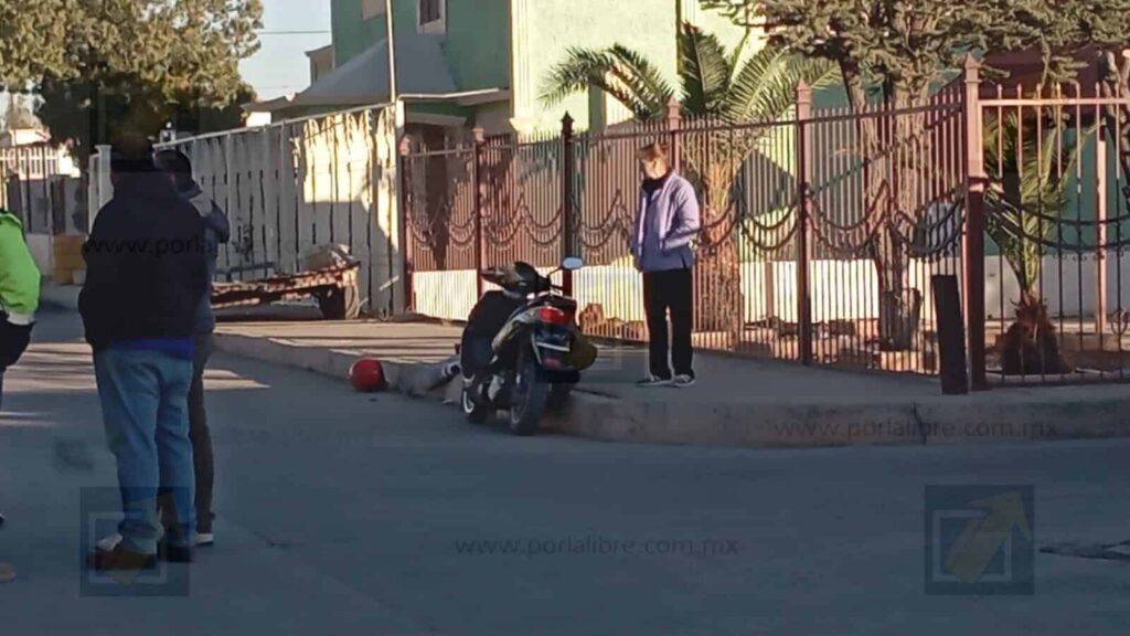 Choque entre motoneta y camioneta en cruce de la colonia CDP deja una lesionada