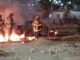 Vehículo se Incendia en la Lateral del Periférico; Autoridades Indagan el Origen
