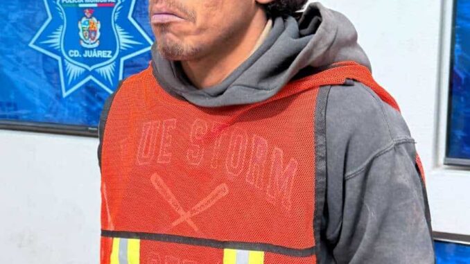 Arrestan a hombre por causar daños a vehículo