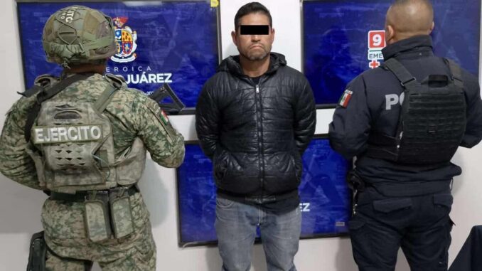 Lo detienen con orden de aprehensión