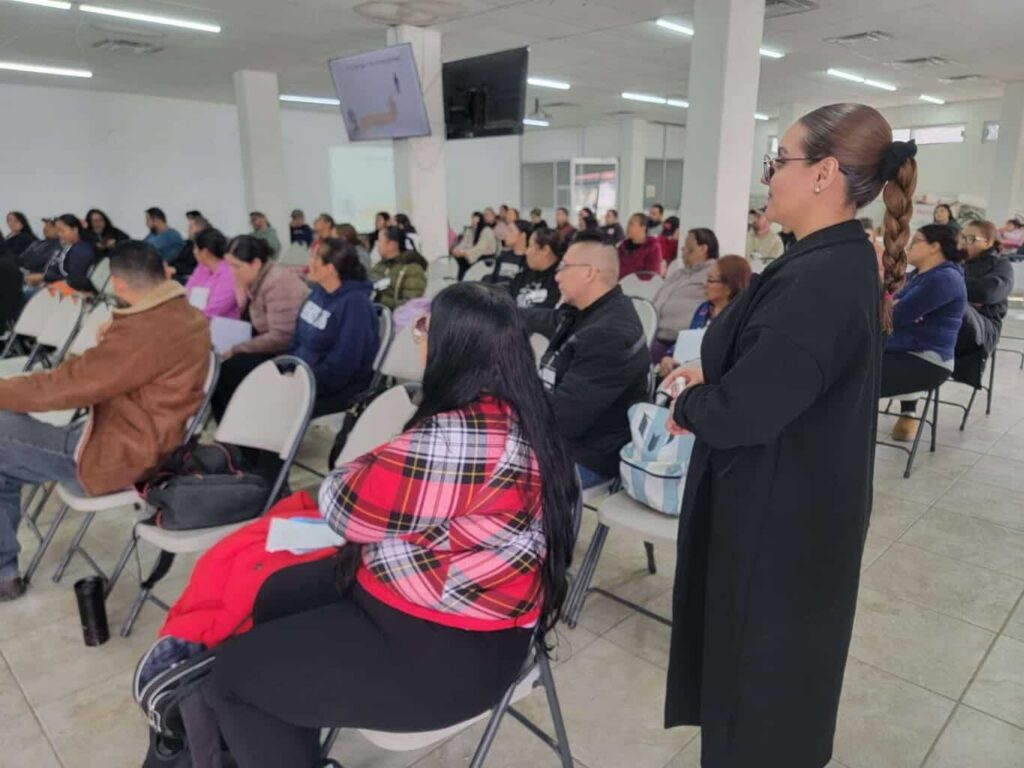 Acompañan más de 200 jóvenes al cierre del programa Valórate