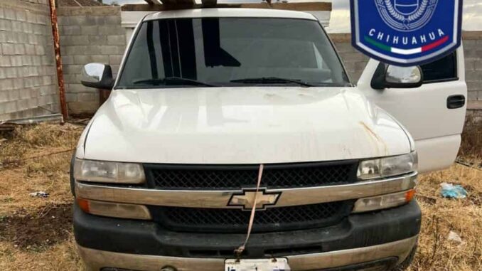 Detienen a tres masculinos en posesión de droga durante cateo en Rancho El Aranjuez