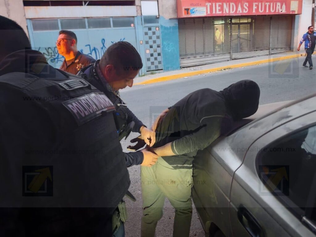 Hombre causa destrozos en ambulancia TEM; es detenido y puesto a disposición de la Fiscalía