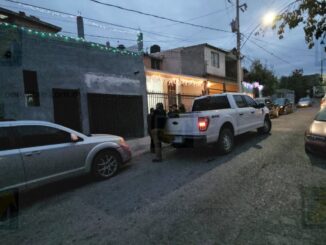 Operativo simultáneo en dos colonias, deja una detenida; aseguran droga y un vehículo
