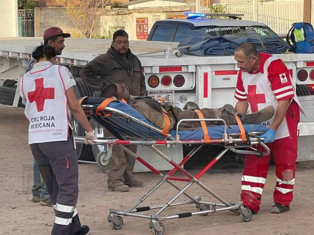 Explosión de suspensión de tráiler deja a un hombre lesionado en Villa Juárez