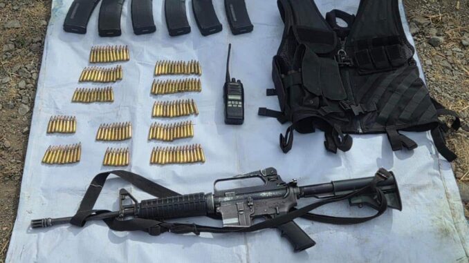 Célula BOII detiene a hombre con arma y más de 100 cartuchos