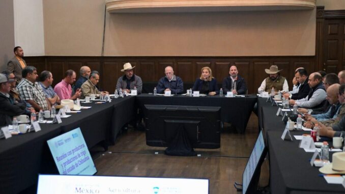 Maru Campos y el secretario de Agricultura federal se reúnen con productores de trigo