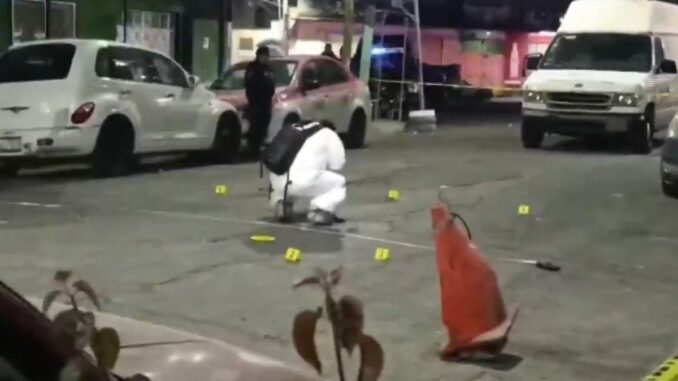 Sujetos armados irrumpen en fiesta en Tepito y asesinan a hombre