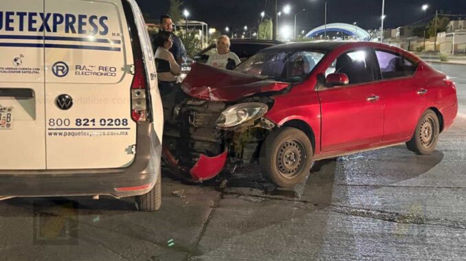 Tres lesionados tras fuerte choque en avenida Romanzza