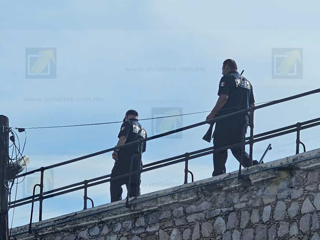 Incendio en la «Peni Vieja» moviliza a bomberos; el siniestro queda bajo control