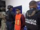 Lo detienen por robo de vehículo y posesión de arma de fuego