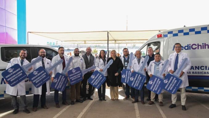 Maru Campos entrega 10 ambulancias para habitantes de nueve municipios con inversión de 17.8 mdp