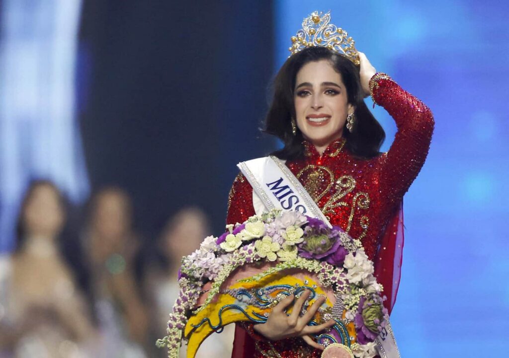 Fátima Bosch denuncia ataques en redes tras su triunfo en Miss Universo