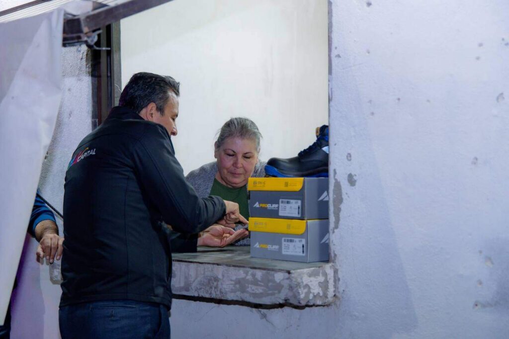 Recorre Marco Bonilla colonia Punta Naranjos para atender iluminación, seguridad y calles