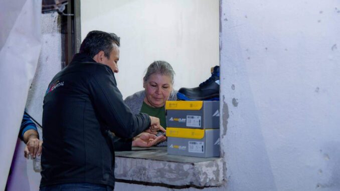 Recorre Marco Bonilla colonia Punta Naranjos para atender iluminación, seguridad y calles
