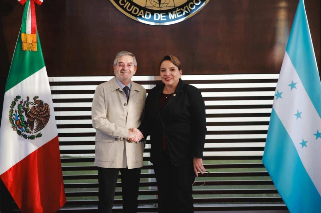 Canciller De la Fuente recibe a la presidenta de Honduras, Xiomara Castro