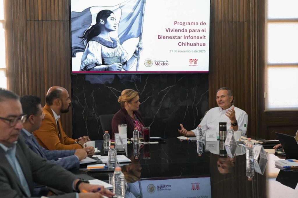 Maru Campos sostiene reunión de trabajo con el director general del Infonavit