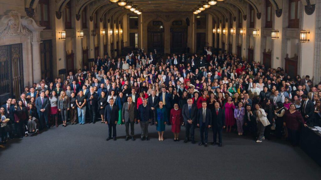 Legisladores de Morena, PT y Verde se reúnen con Sheinbaum; le refrendan su solidaridad y apoyo