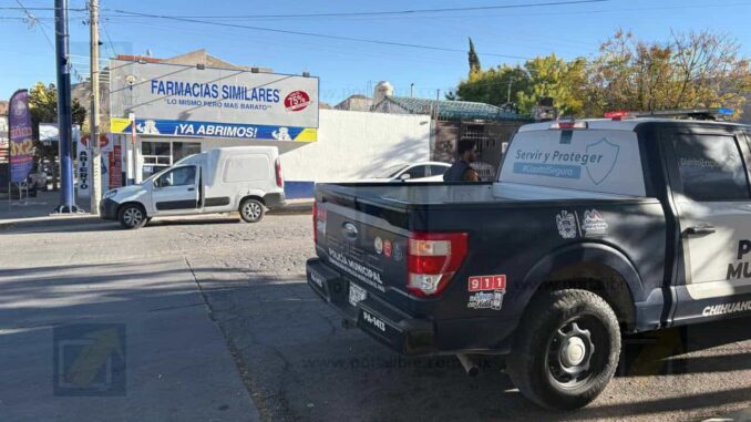 Mujer muere tras sufrir un paro en una farmacia de la colonia Cerro de la Cruz