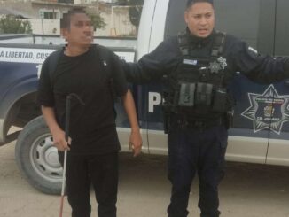 Auxilian a hombre con discapacidad visual y lo trasladan a un albergue